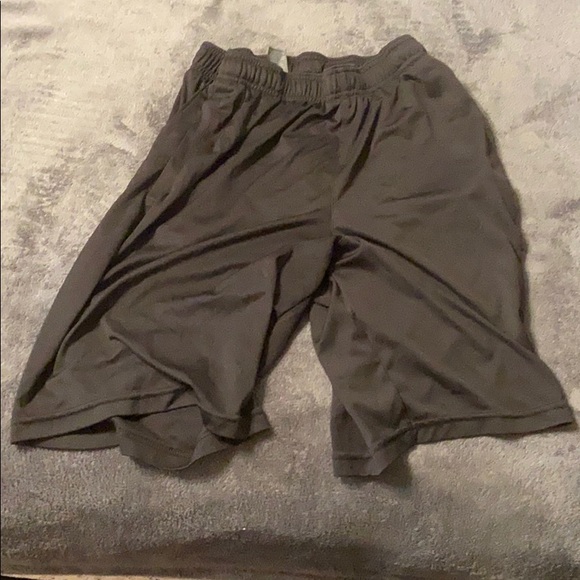 Men's or boys athletic shorts - Picture 2 of 3